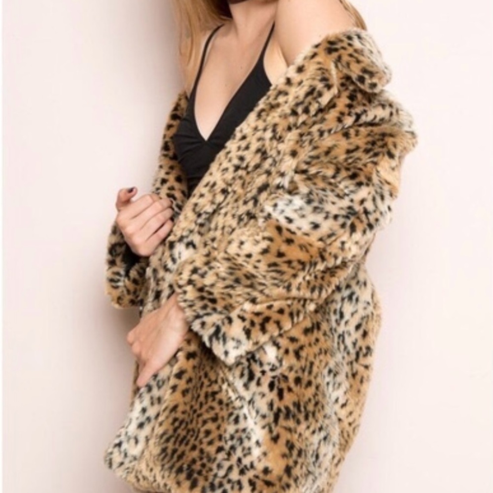 Brandy Melville Leopard Print Faux Fur Coat, One Size, Mid-Thigh Length - Picture 6 of 10